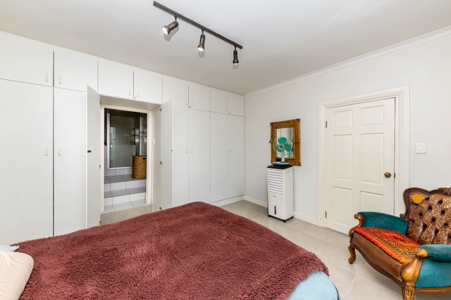 To Let 1 Bedroom Property for Rent in Green Point Western Cape